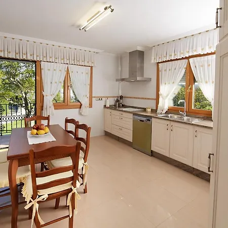 Extrahotelero Casa Ernestina 3*